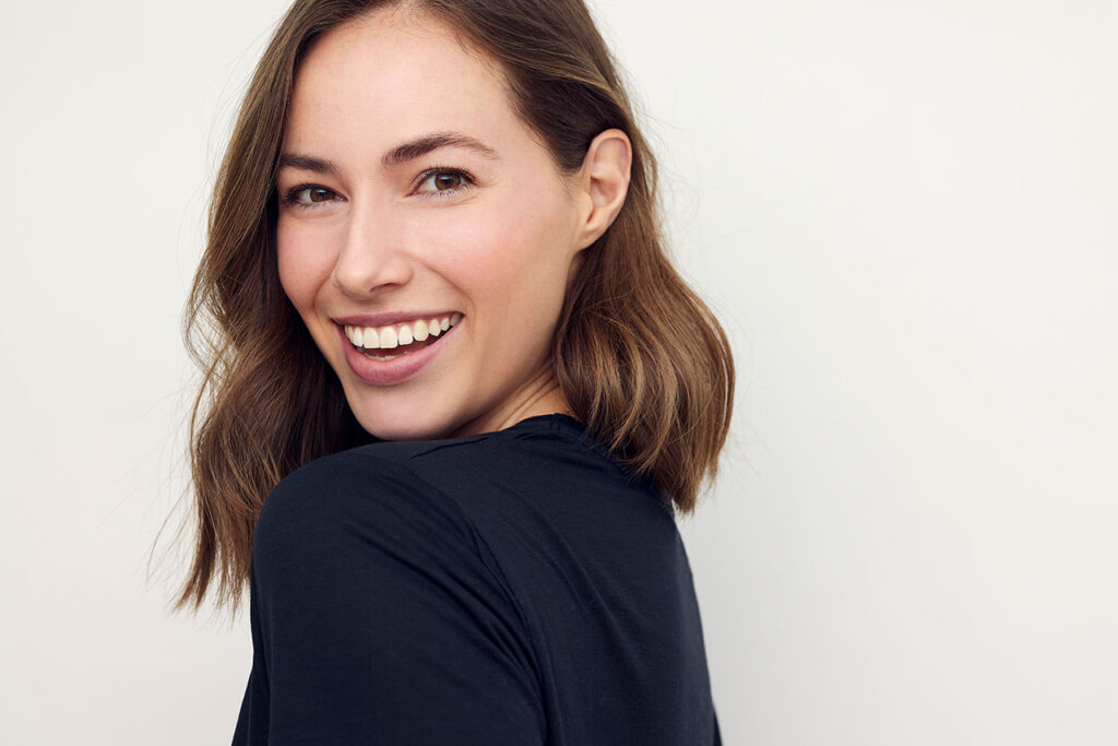 Smile Makeover Dentistry In Tampa & Trinity: How To Combine Whitening, Veneers, And Aligners